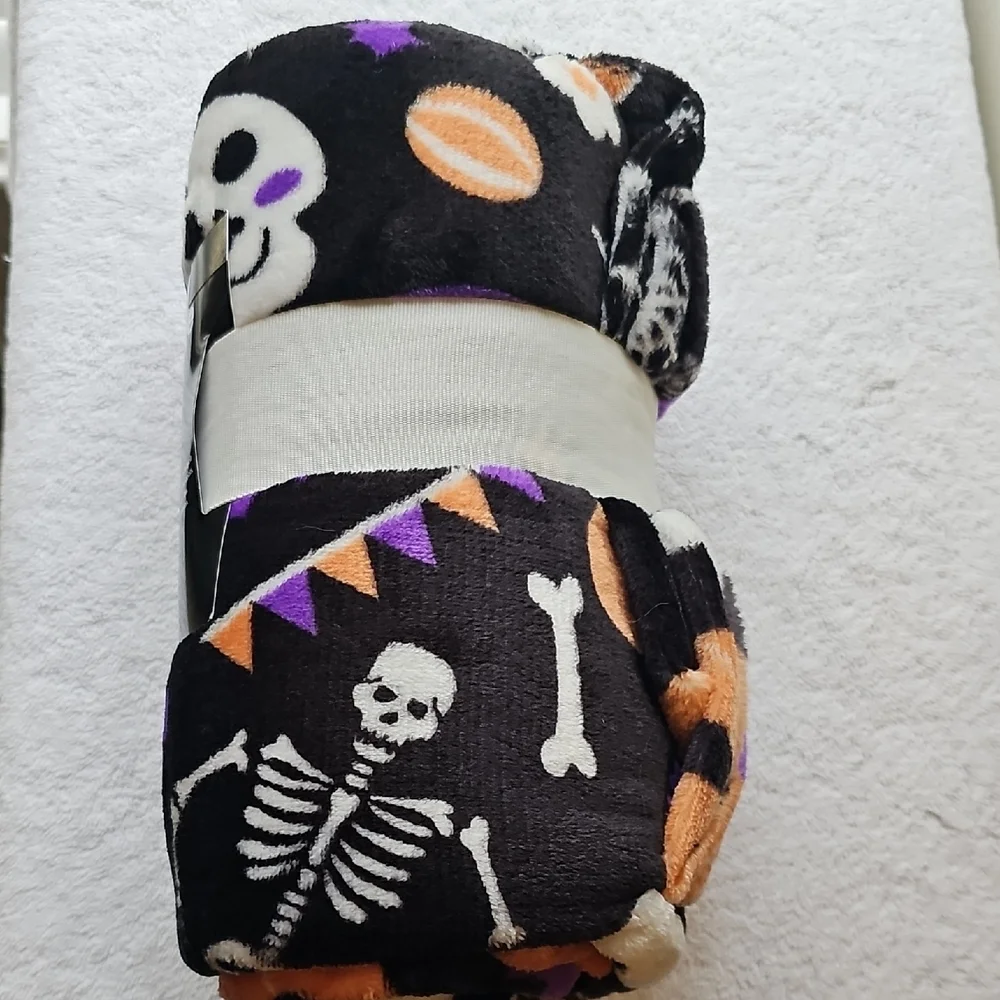 New Spooky Town Halloween Flannel Throw Black Orange Purple 70x50